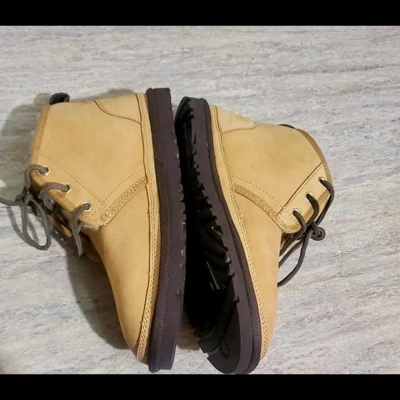 NWOB UGG Neumel Chestnut Chukka boots S/N 1013154 - Picture 5 of 11